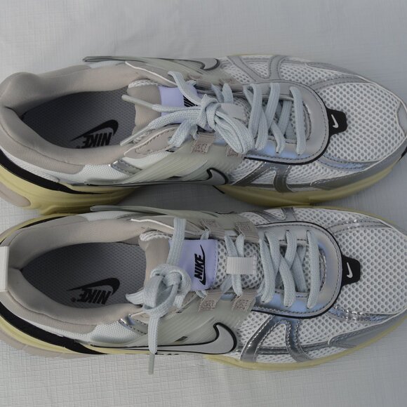 Nike V2K Run Women's Shoes with Reflective Accents Size W9/M7.5 (New) - Picture 10 of 14